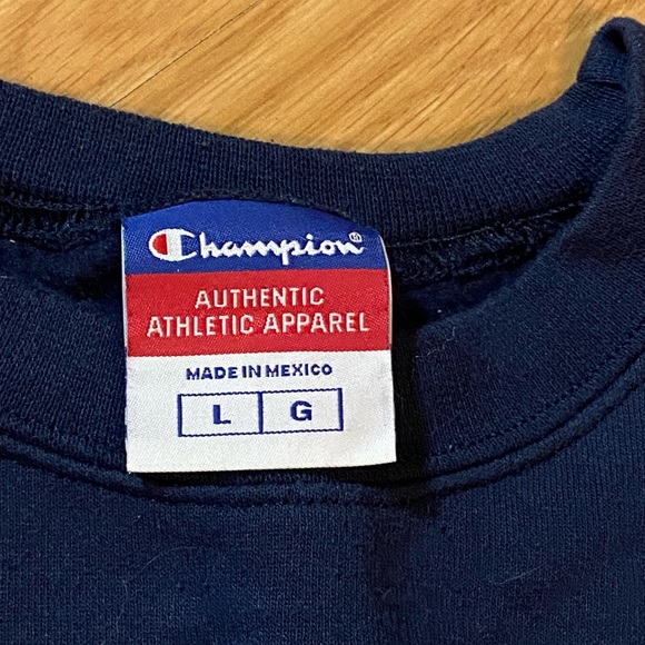 Champion Nantucket sweatshirt kids 8-10. Kids L. Similar to 8-10. Navy color - Picture 2 of 3